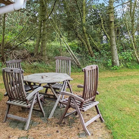 Three-bedroom Holiday In * Hals